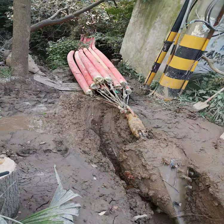 合川武汉卷帘门拖拉管